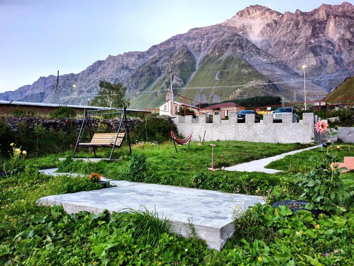Nikolo Inn Kazbegi Exterior foto